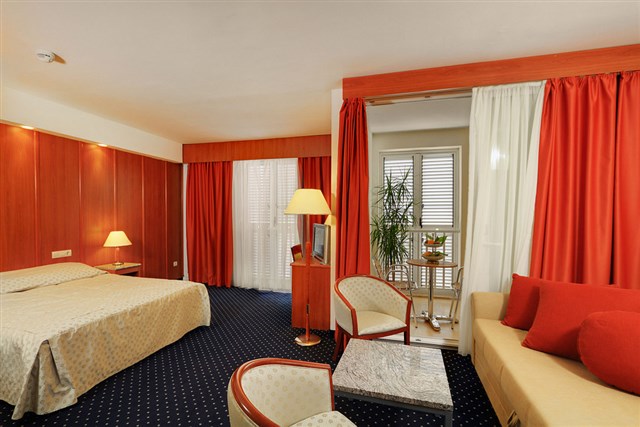 MARKO POLO Hotel by Aminess - dvoulůžkový pokoj s možností dvou přistýlek - typ  2(+2) Sup. Junior Suite
