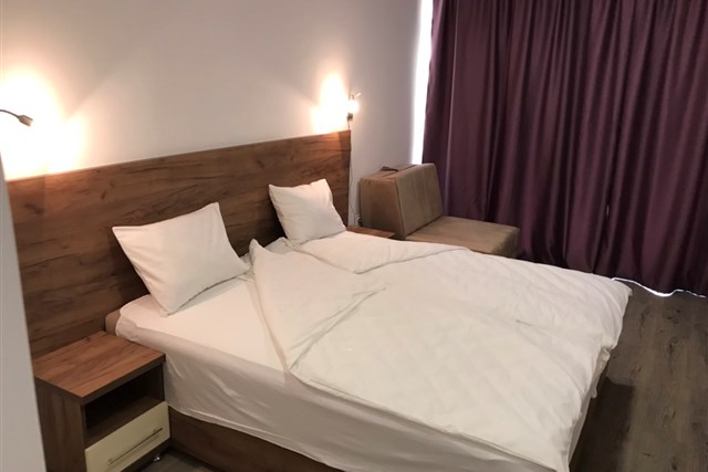 Hotel VELKÁ PLÁŽ - Dotované pobyty 50+ - dvoulůžkový pokoj s možností přistýlky - typ 2(+1) B