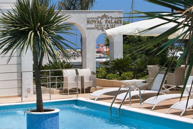 HOTEL ROYAL PALACE RESORT & SPA - 