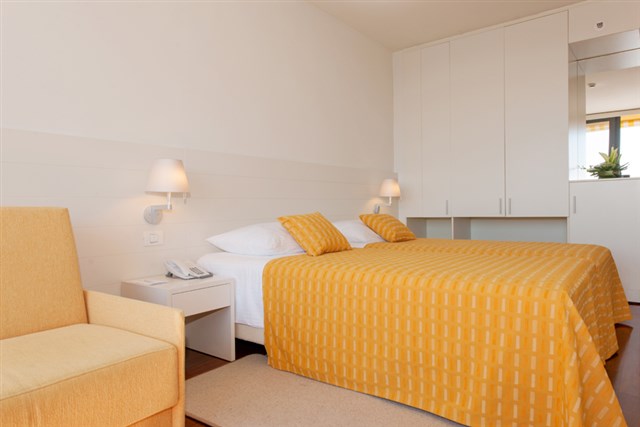 ISLAND Hotel ISTRA - dvoulůžkový pokoj s možností přistýlky - typ 2+1 B-SU