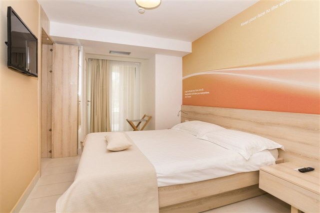 Residence UMAG Plava Laguna - dva dvoulůžkové pokoje - typ 2+2 B