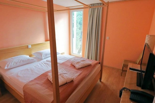 Hotel CLUB FUNIMATION BORIK - dvoulůžkový pokoj s rozkládacím gaučem nebo patrovou postelí - typ 2+2 FAMILY STANDARD