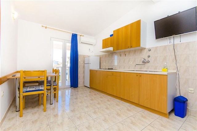 Apartmány ANTE Rogoznica - dvě dvoulůžkové ložnice a denní místnost - typ APT. 4(+0) v 1. patře