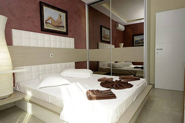 Hotel BUTUA RESIDENCE - dvě dvoulůžkové ložnice a denní místnost - typ Apt. 4+2 Lux