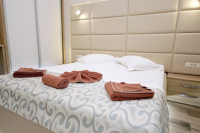 Hotel BUTUA RESIDENCE - třílůžkový pokoj - typ 3+0 Standard