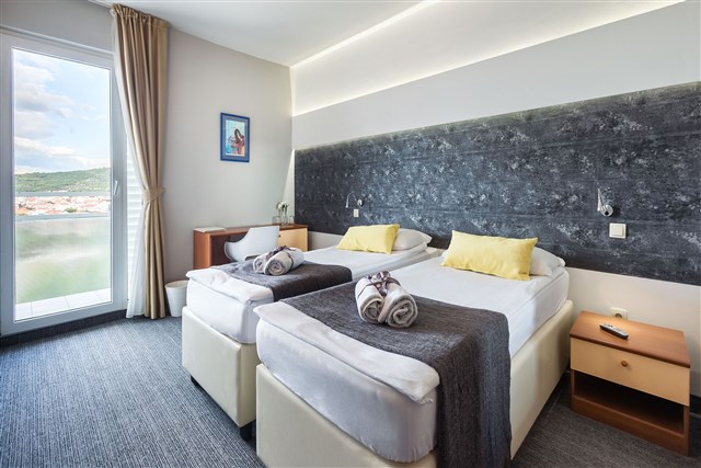 Hotel PUNTA - dvoulůžkový pokoj s možností přistýlky - typ 2(+1) BM-SV