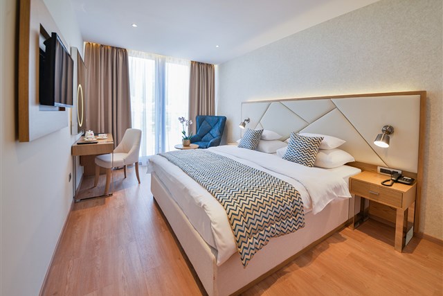 Hotel MEDITERAN - dvoulůžkový pokoj s možností přistýlky - typ 2(+1) FB-SU