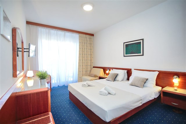Hotel KOMODOR - dvoulůžkový pokoj s možností přistýlky - typ 2(+1)