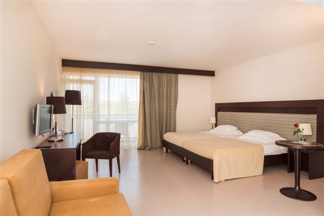 Hotel GARDEN ISTRA Plava Laguna - dvoulůžkový pokoj s možností přistýlky - typ 2(+1) B-bazén