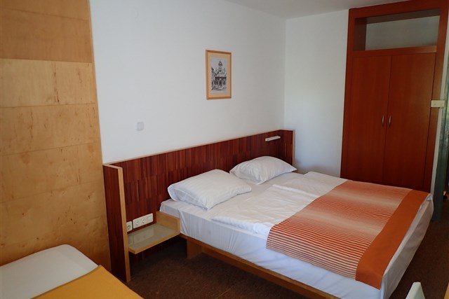 Hotel DONAT - dvoulůžkový pokoj s možností přistýlky - typ 2+1 COMFORT