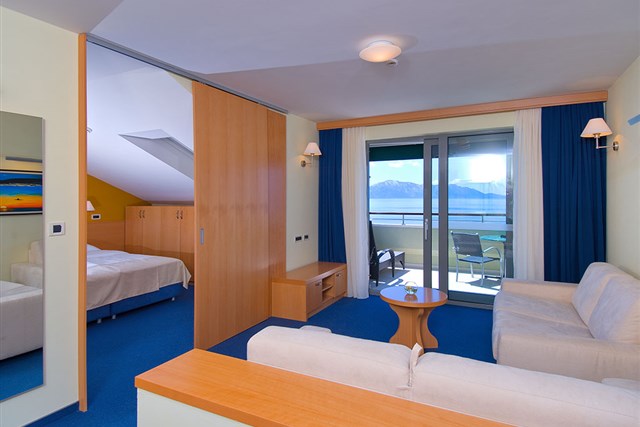Hotel SAUDADE - dvoulůžkový pokoj a denní místnost - typ 2(+1) BM PANORAMA