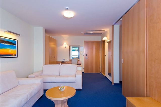 Hotel SAUDADE - dvoulůžkový pokoj a denní místnost - typ 2(+1) BM PANORAMA