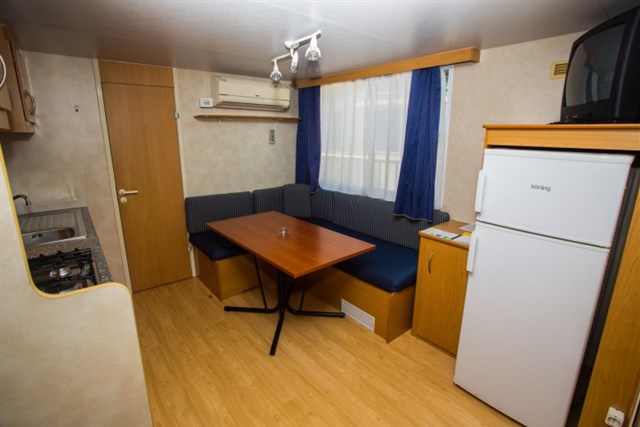 Mobilní domky ARENA INDIJE - dva dvoulůžkové pokoje a denní místnost - typ M.HOME 4(+1)