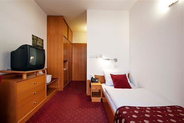 Hotel IZVIR - jednolůžkový pokoj - typ 1(+0)