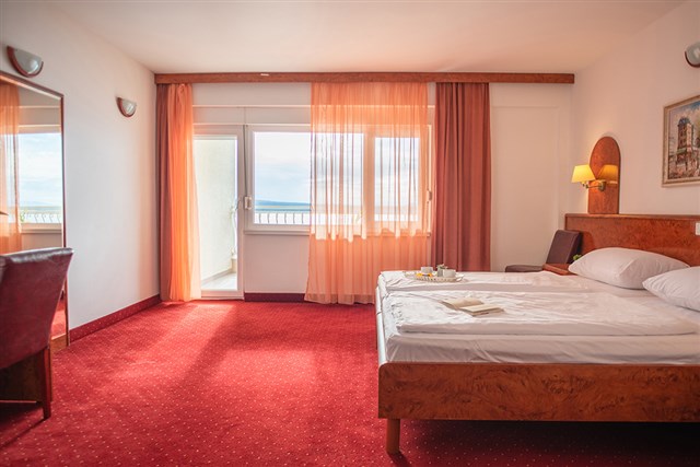 Hotel MEDITERAN - dvoulůžkový pokoj s možností dvou přistýlek - typ 2(+2) BM