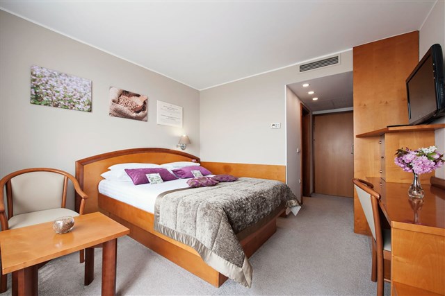 Hotel AJDA - dvoulůžkový pokoj - typ 2(+0) B-ECONOMY