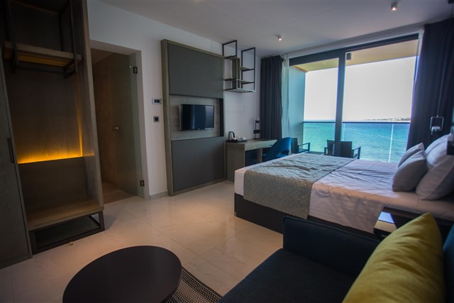 LIBERTY PLAŽA Hotel - dvoulůžkový pokoj s možností dvou přistýlek - typ 2(+2) B SW VIP