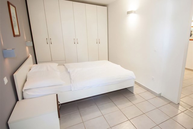 Hotel MIRTA - dvoulůžková ložnice a denní místnost - typ 2+2 BM FAMILY