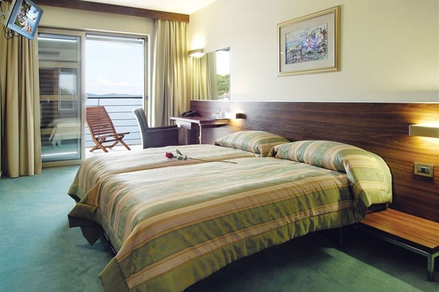 Hotel MAXIM - dvoulůžkový pokoj s možností přistýlky - typ 2(+1) BM - SU