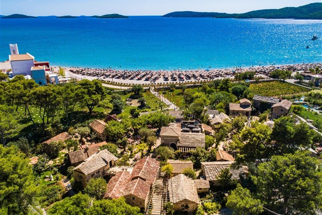 AMADRIA PARK hotel IVAN - Dalmatian Ethno Village, Šibenik-Solaris