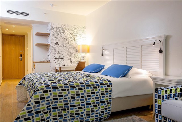AMADRIA PARK Hotel JURE - dvoulůžkový pokoj s možností dvou přistýlek - typ 2(+2) FB