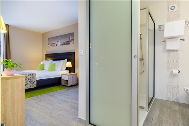 Hotel PINIJA - dvoulůžkový pokoj s možností dvou přistýlek - typ 2(+2) CLASSIC