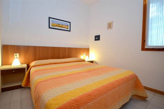 Villaggio delle MEDUSE - dvě dvoulůžkové ložnice a denní místnost - typ APT. 4+2 C-6