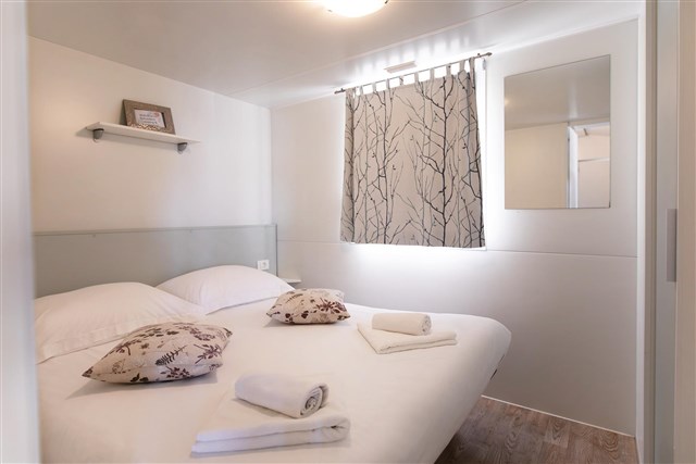 AMADRIA PARK Camping Trogir***/**** - dvoulůžková ložnice a denní místnost - M.HOME 4(+2) STANDARD ****