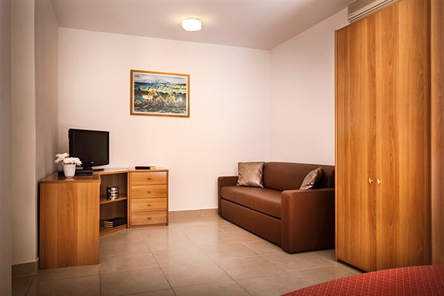Apartmány SUHA PUNTA - dvoulůžková ložnice a denní místnost - typ APT. 2(+2) přízemí