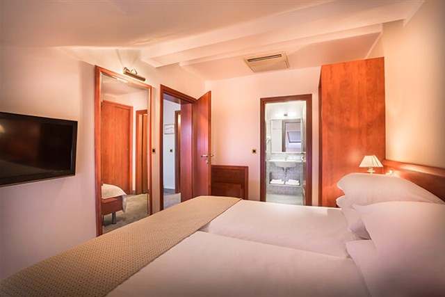 ZVONIMIR SUNNY HOTEL BY VALAMAR - dvoulůžková ložnice a denní místnost - typ 2(+2) M