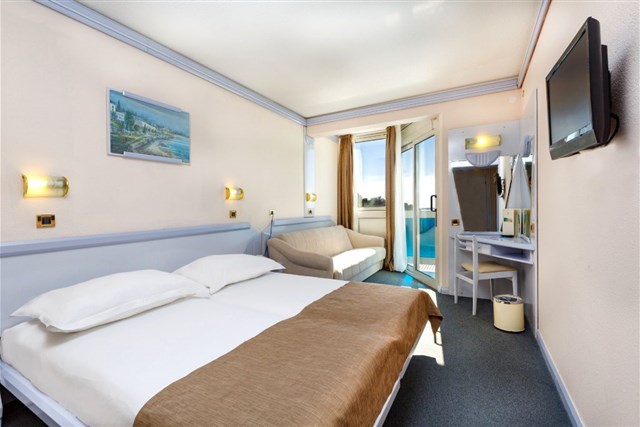 Hotel PLAVI PLAVA LAGUNA - dvoulůžkový pokoj s možností přistýlky - typ 2(+1) BM
