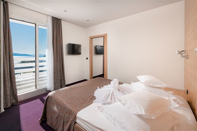Hotel OLYMPIA - dvoulůžková ložnice a denní místnost - typ SUITA 2(+2) JUNIOR