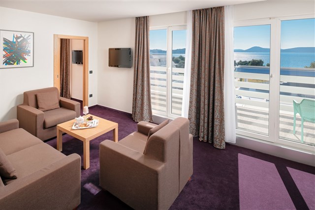 Hotel OLYMPIA - dvoulůžková ložnice a denní místnost - typ SUITA 2(+2) JUNIOR