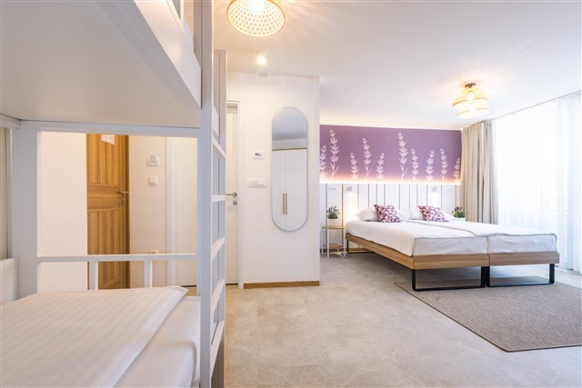 Hotel VILE PARK - dvoulůžková ložnice se dvěma přistýlkami - typ 2+2 Family Premium