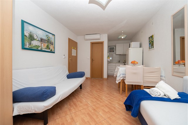 Apartmány URLIĆ - dvoulůžková ložnice a denní místnost - typ APT. 2+2(+1) MORE