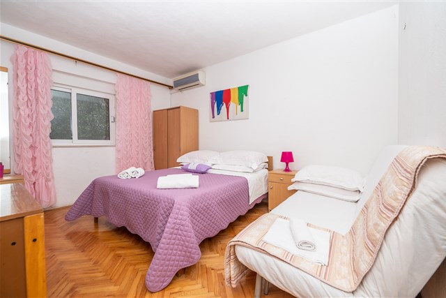 Apartmány URLIĆ - dvě dvoulůžkové ložnice a denní místnost - typ APT. 4(+2)