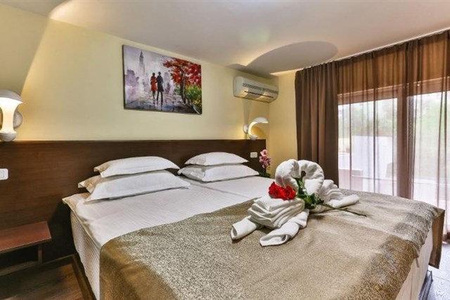 Hotel PREMIER - dva dvoulůžkové pokoje a denní místnost - typ 4(+2)B-Family Suite