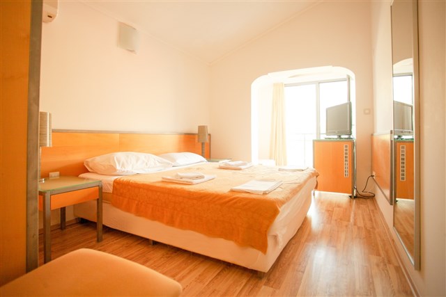 Hotel SAVOJO - dvoulůžkový pokoj s možností přistýlky - typ 2(+1) B 1./2.patro