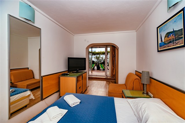 Hotel SAVOJO - dvoulůžkový pokoj s možností přistýlky - typ 2(+1) TM 1.patro