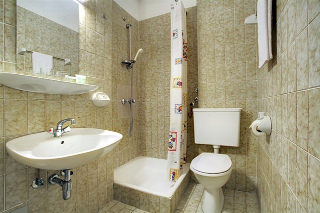Hotel MARINA - Dvoulůžkový pokoj se sprchou, WC