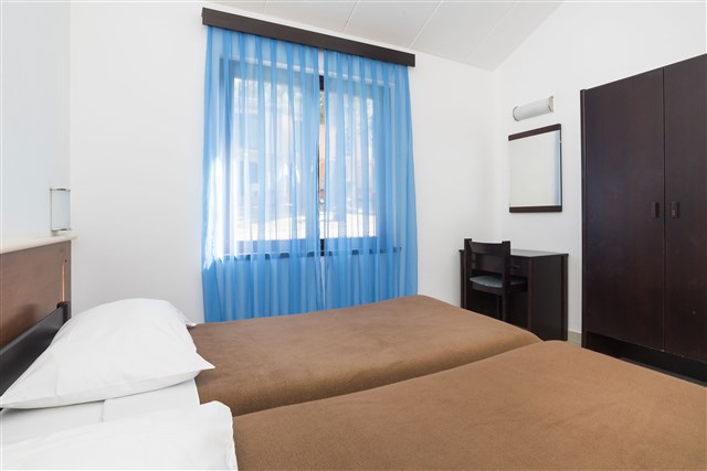 Apartmány KANEGRA Plava Laguna - dvoulůžková ložnice a denní místnost - typ BUNGALOV 2+2(+1)