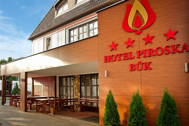 Hotel PIROSKA - 