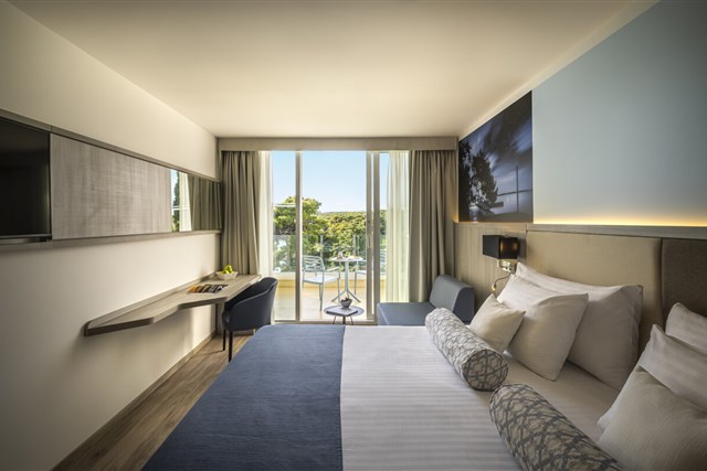 Hotel a vily VALAMAR CAROLINA - dvoulůžkový pokoj s možností přistýlky - typ 2(+1) BM