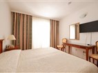 Hotel VAL (ex. JADRAN) - dvoulůžkový pokoj s možností přistýlky - typ 2(+1) BM Comfort - DEP.