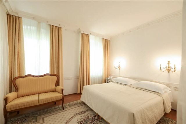 Hotel VAL (ex. JADRAN) - dvoulůžkový pokoj s možností dvou přistýlek - typ 2(+2) JUNIOR SUITE