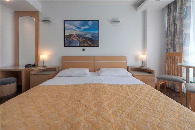 Hotel MONTENEGRO BEACH RESORT - dvoulůžkový pokoj s možností přistýlky - typ 2(+1) FB Standard