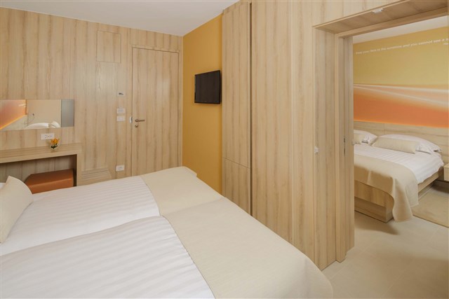 Residence UMAG Plava Laguna - dva dvoulůžkové pokoje - typ 2+2 B
