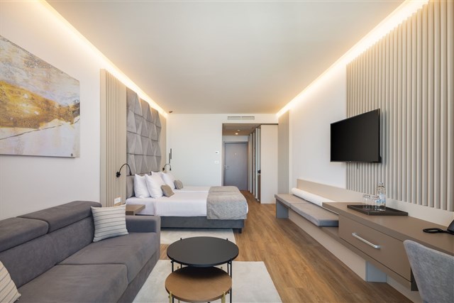Aminess KHALANI BEACH Hotel - dvoulůžkový pokoj s možností dvou přistýlek - typ 2(+2) BM Khalani Deluxe