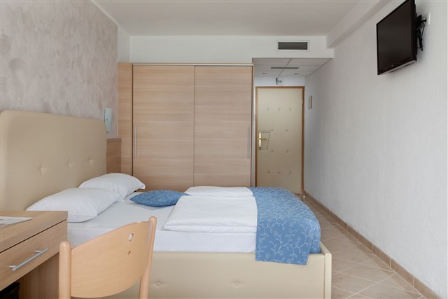 Hotel MIMOSA / LIDO PALACE - dvoulůžkový pokoj s možností dvou přistýlek - typ 2(+2) BM