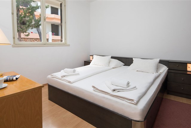 Apartmány BAYSIDE PARK & FONTANA RESORT - dvě dvoulůžkové ložnice a denní místnost - typ APT. 4+2 **